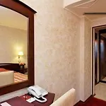 Capitol Hotell 4*