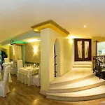 Capitol Hotell 4*