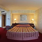Capitol Hotel Warna