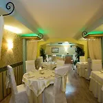 Capitol Hotel Warna