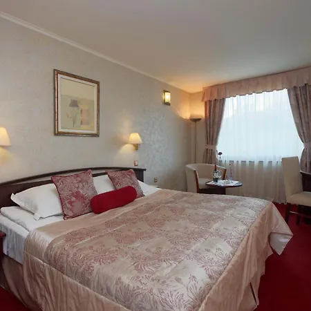 Capitol Hotel 4*