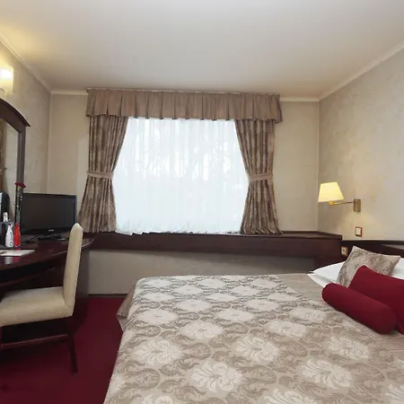 Hotel Capitol 4*