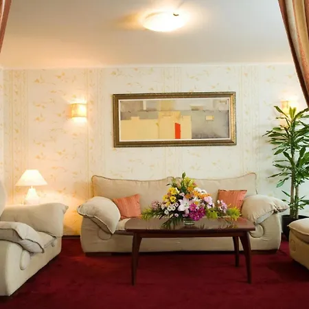 Hotel Capitol 4*