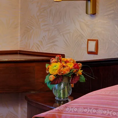 Capitol Hotel 4*