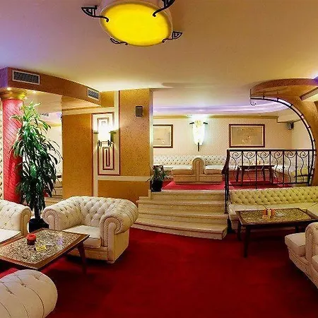 Capitol 4*