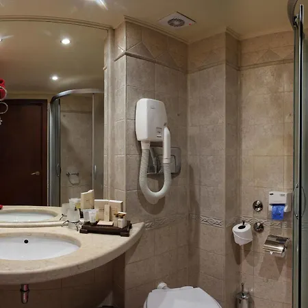Capitol Hotel 4*