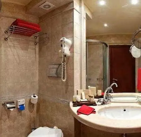 Hotel Capitol 4*